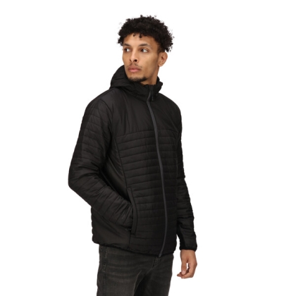 Piumino, Regatta Professional, Honestly Made, colore nero, Poliestere riciclato, idrorepellente, con cappuccio, indossato