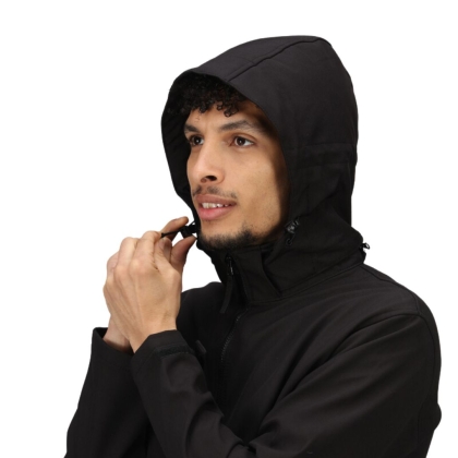 Giacca, Regatta Professional, Venturer, colore nero, Softshell, idrorepellente, traspirante, antivento, con cappuccio, indossato