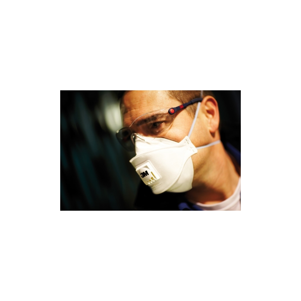 Respiratore 3M 9322+ BULK, antipolvere, con valvola, bianca, indossata da un operatore, serie Aura