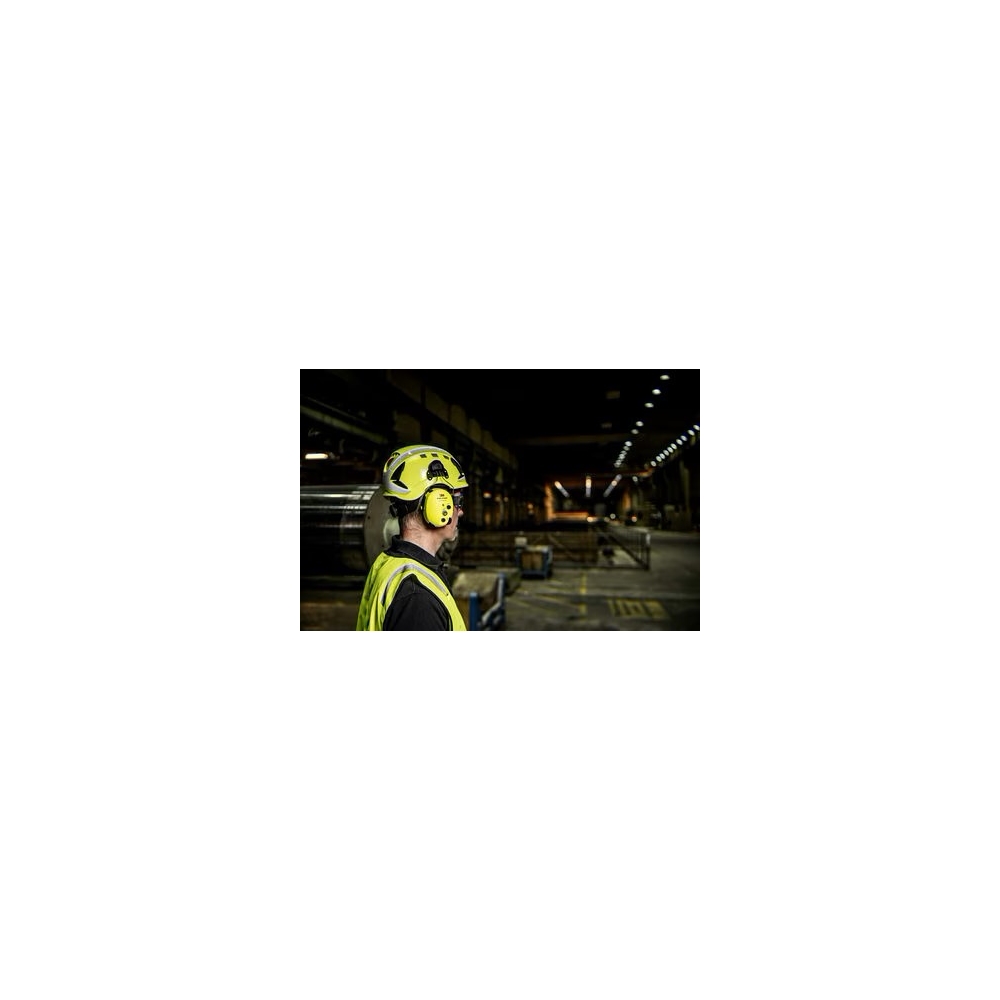 Cuffie auricolari SMT15H7P3EW56 3M, PELTOR, colore giallo fluo,  con attacco per elmetto, operastore che le indossa