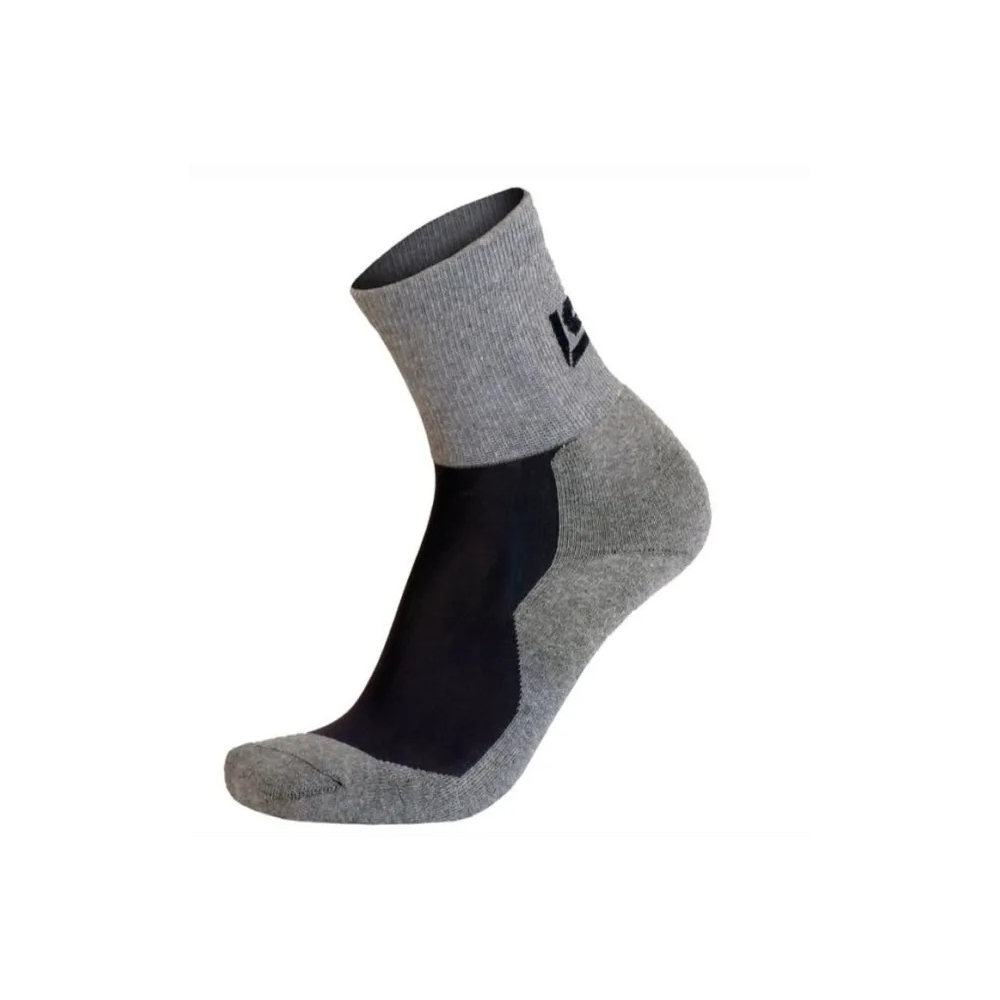 Calzini Runner Issaline, grigio/nero, 70% Coolmax, 25% poliammide e 5% elastomero.