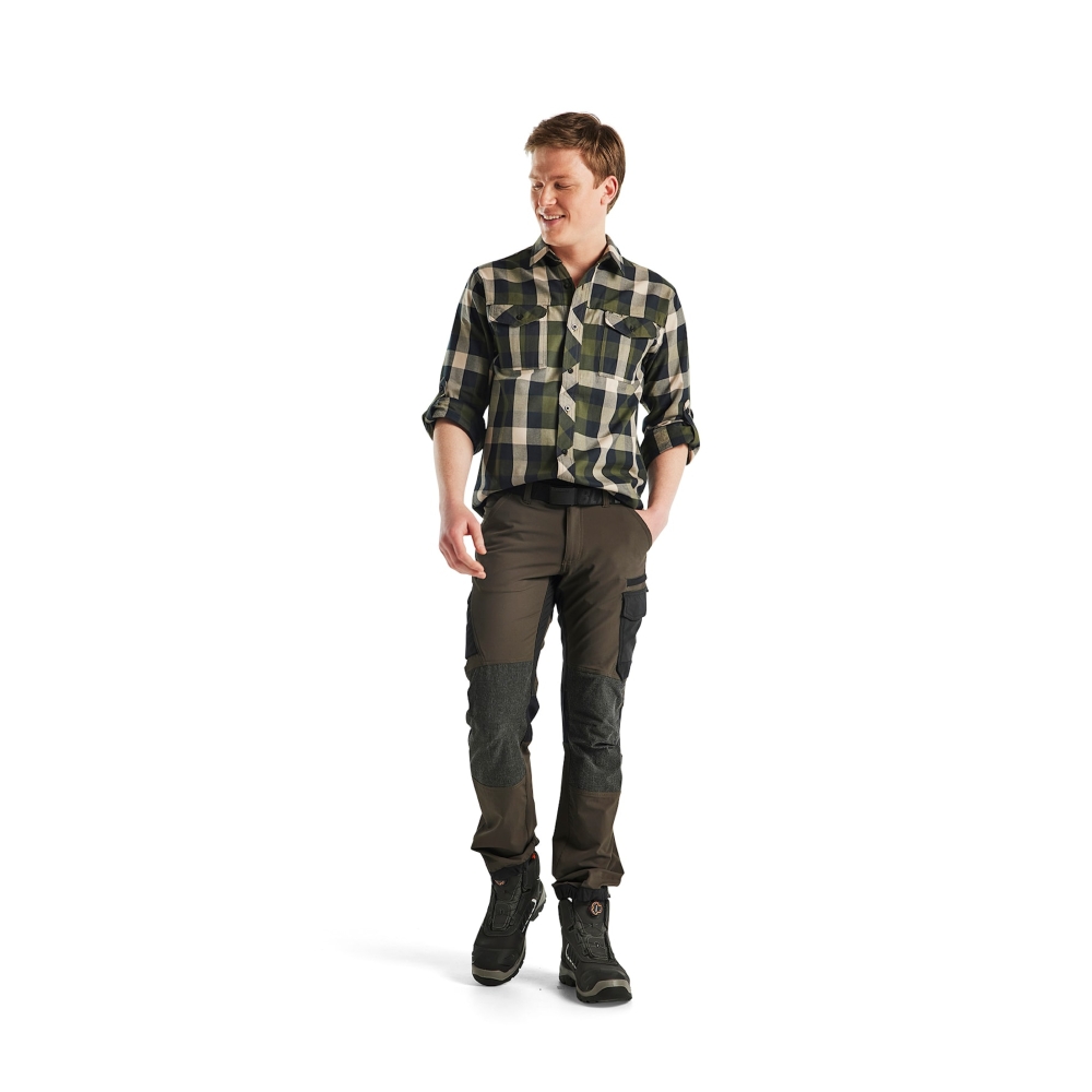 Camicia in flanella Blaklader, verde/nero, 82 % cotone, 18% poliestere, flanella spazzolata su un lato.
