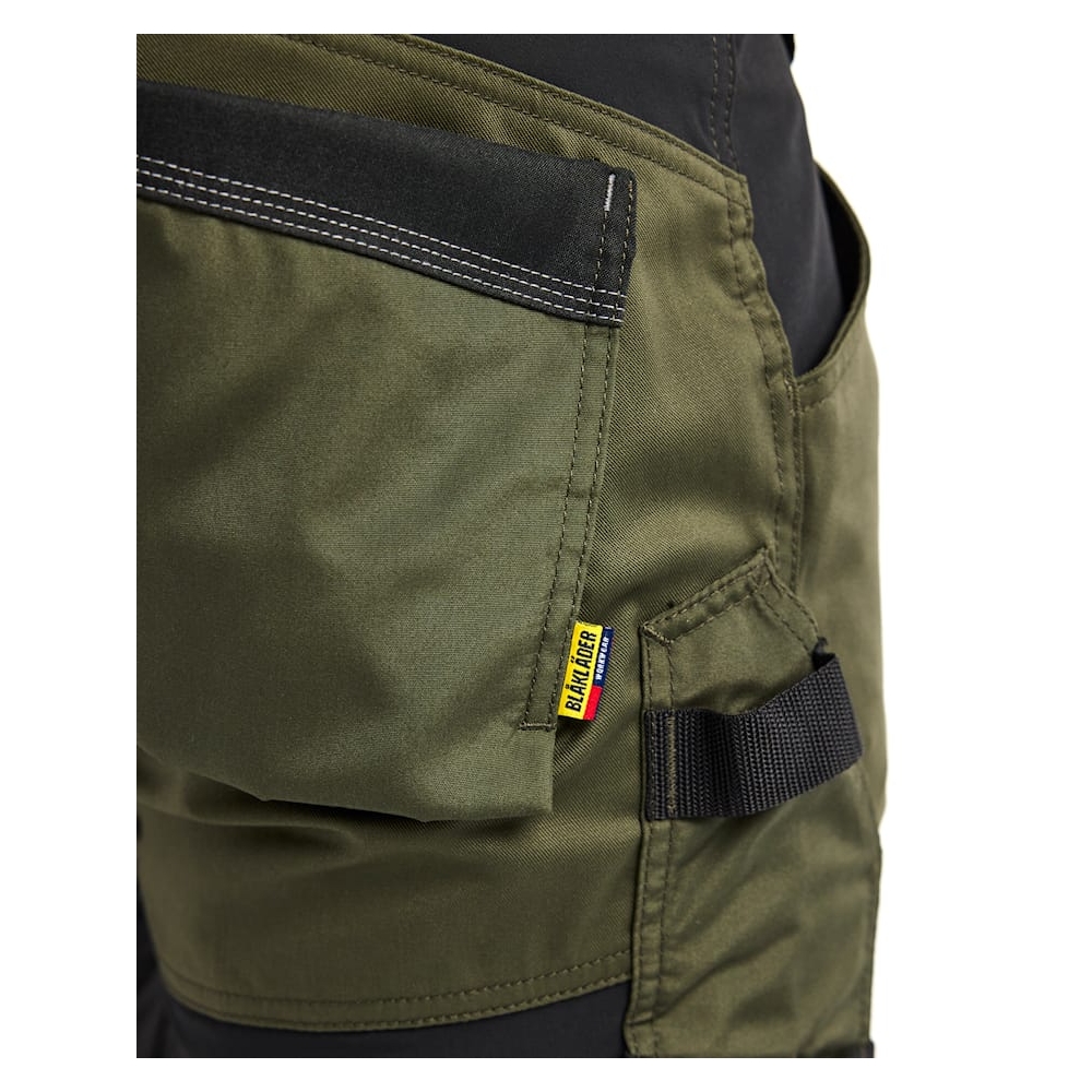 Bermuda Blaklader Artigiano Stretch 1751, 63% poliestere, 33% cotone, 4% elastolefina, twill 2/1, stretch, 260 g/m². verde