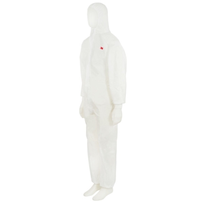 Tuta protettiva monouso 3M, 4520, colore bianco, con cappuccio, indossata da un manichino
