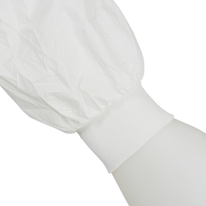Tuta protettiva monouso 3M, 4545, colore bianco, con cappucccio, indossata da un manichino