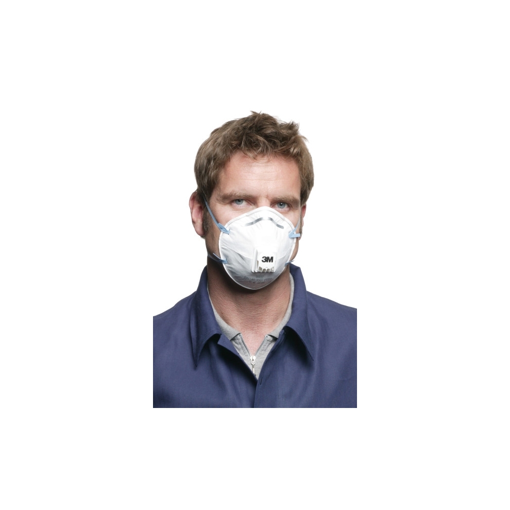 Respiratore 3M 8822, antipolvere, con valvola, bianca, indossata da un operatore, serie 8000