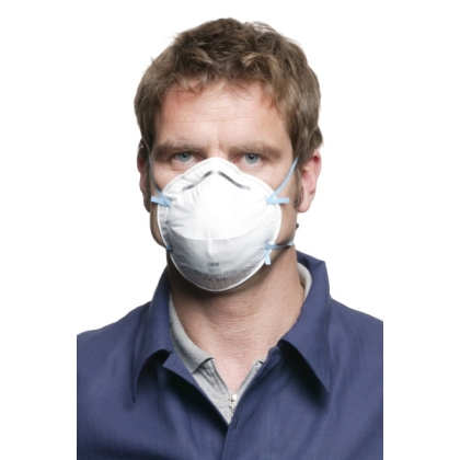 Respiratore 3M 8810, antipolvere, senza valvola, bianca, indossata da un operatore, serie 8000